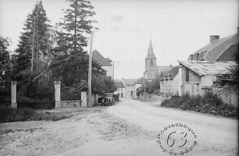 1950 environ bourg vu depuis la croix
